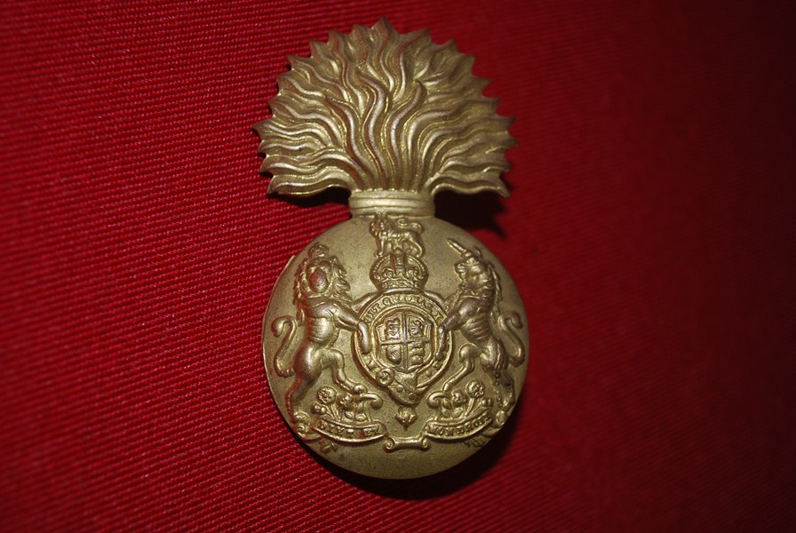ROYAL ARTILLERY BUSBY BADGE-SOLD