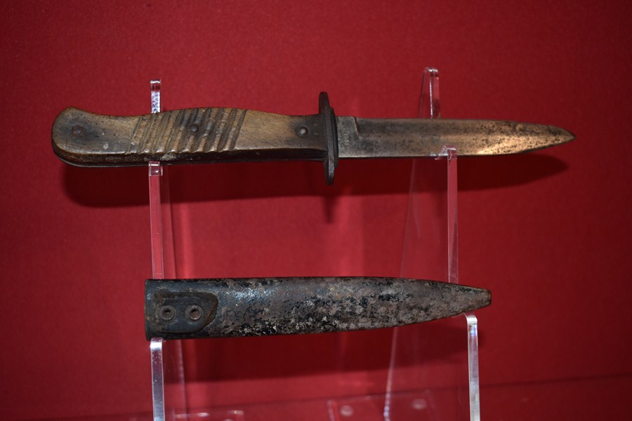 WW1 GERMAN TRENCH KNIFE-SOLD