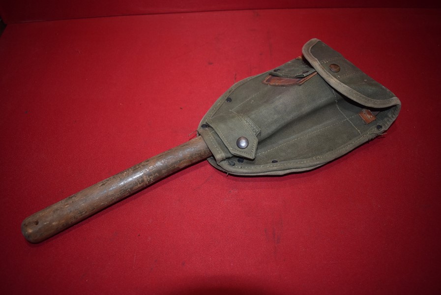VIETNAM ISSUE ENTRENCHING TOOL AND COVER-SOLD