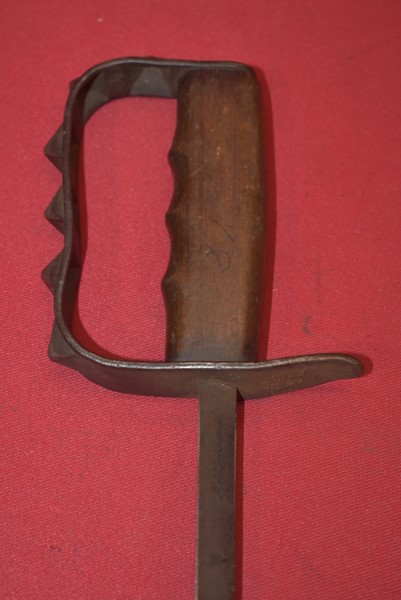 WW1 US MODEL 1917 KNUCKLE-GUARD TRENCH KNIFE BY LF&C-SOLD