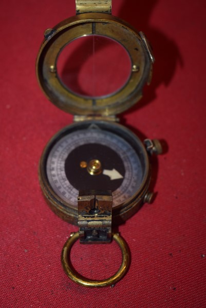 WW2 AUSTRALIAN ISSUE COMPASS DATED 1941-SOLD