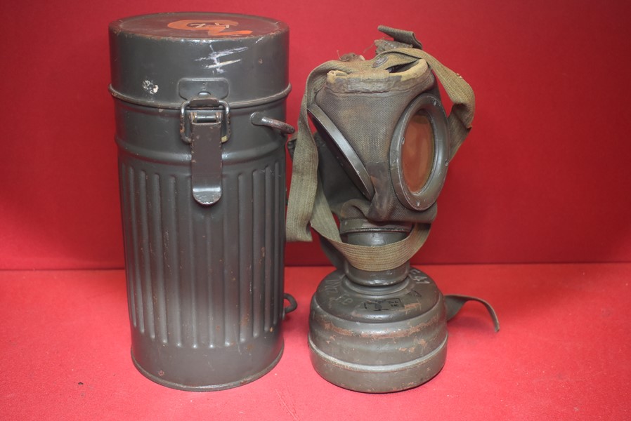 WW2 GERMAN SOLDIERS GAS MASK AND CANISTER.-SOLD