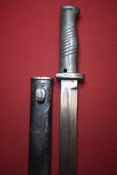 WW1 GERMAN M88/98 ALL STEEL BAYONET WITH 9 GROOVED HILT.-