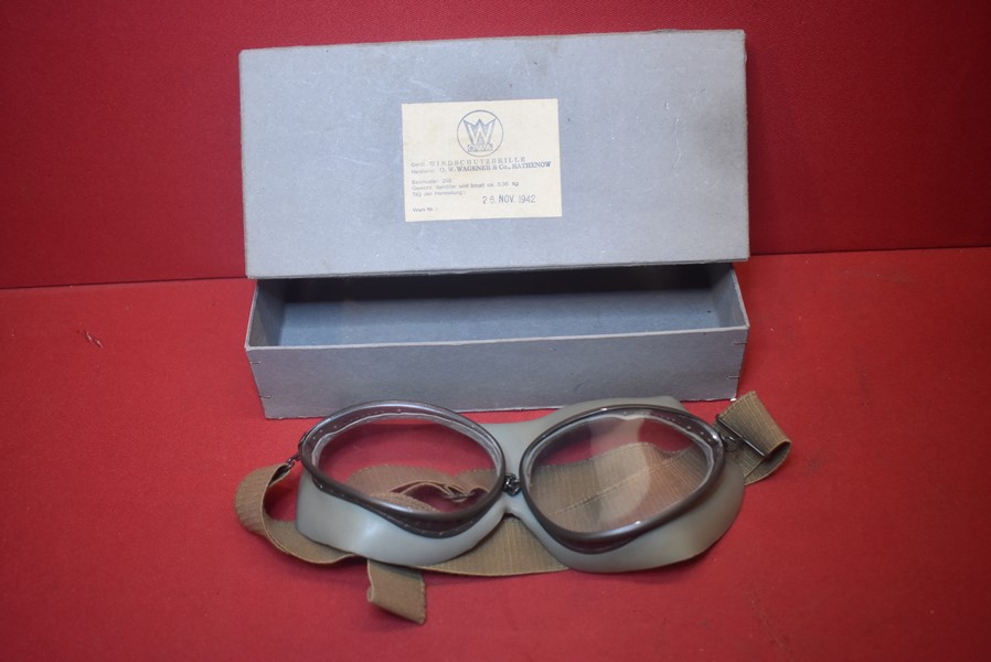 WW2 GERMAN LUFTWAFFE PILOTS GOGGLES IN ORIGINAL BOX OF ISSUE-SOLD