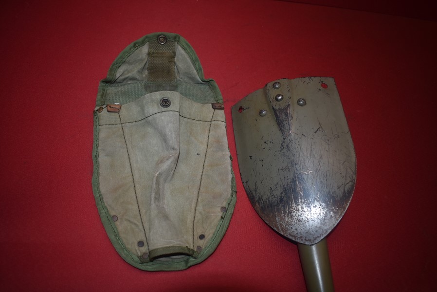 M1943 VIETNAM ERA ENTRENCHING TOOL AND COVER