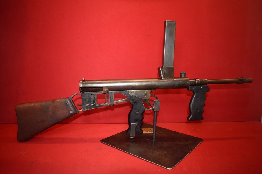 REPLICA AUSTRALIAN OWEN GUN MK1/2