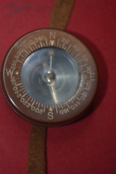 WW2 US PARATROOPERS WRIST COMPASS BY TAYLOR AS WORN ON D-DAY