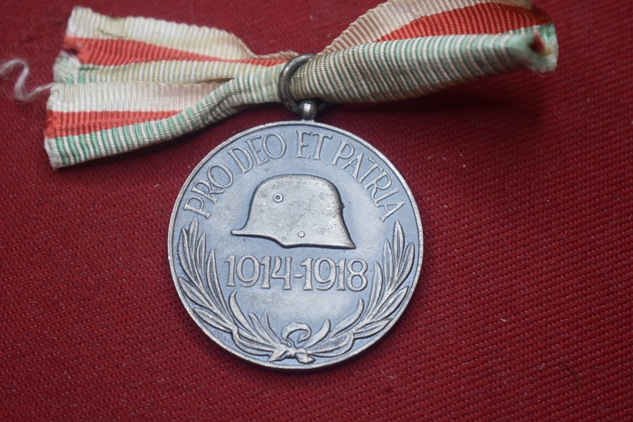 WW1 HUNGARIAN COMMEMORATIVE MEDAL FOR COMBATANTS
