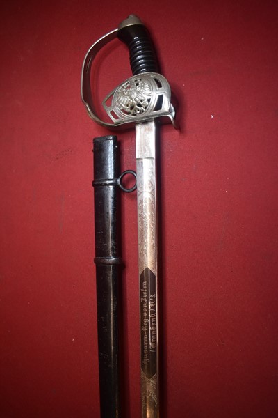 WW1 IMPERIAL GERMAN HUSSARS OFFICERS SWORD WITH BLUED AND ETCHED PANELS AND FOLDING GUARD 
