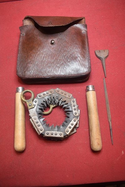 WW2 AUSTRALIAN HAND CHAIN SAW-SOLD