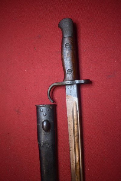 WW1 AUSTRALIAN-VICTORIA (3MD) ISSUED 1907 PATTERN 'HOOKED QUILLON' BAYONET BY ENFIELD-SOLD