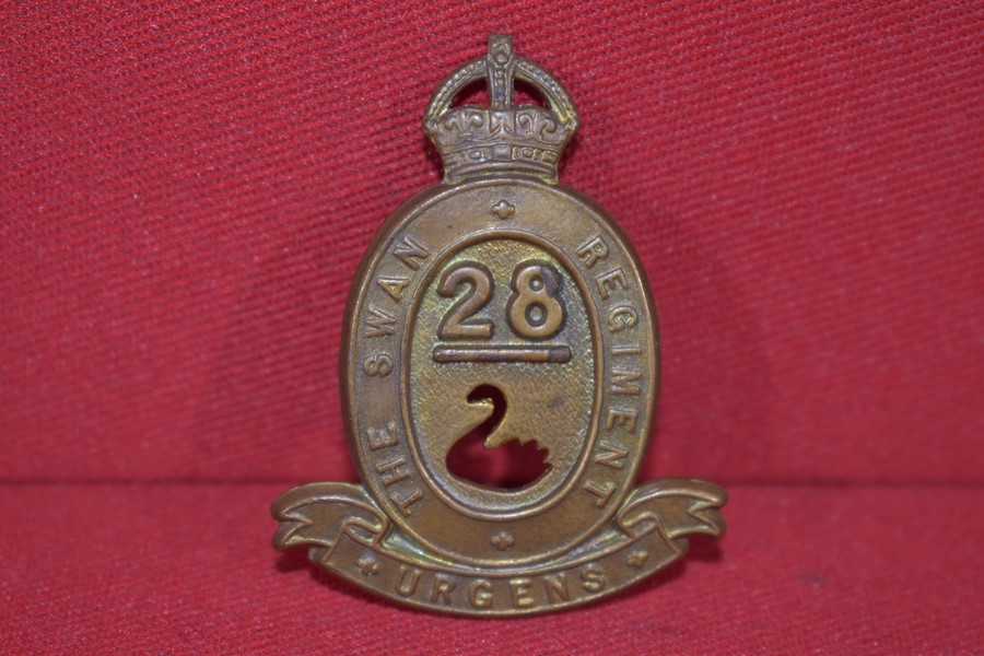 28 BATTALION HAT BADGE 30-42 KINGS CROWN-SOLD
