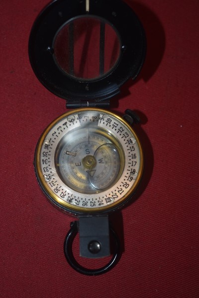 WW2 AUSTRALIAN PRISMATIC COMPASS-SOLD