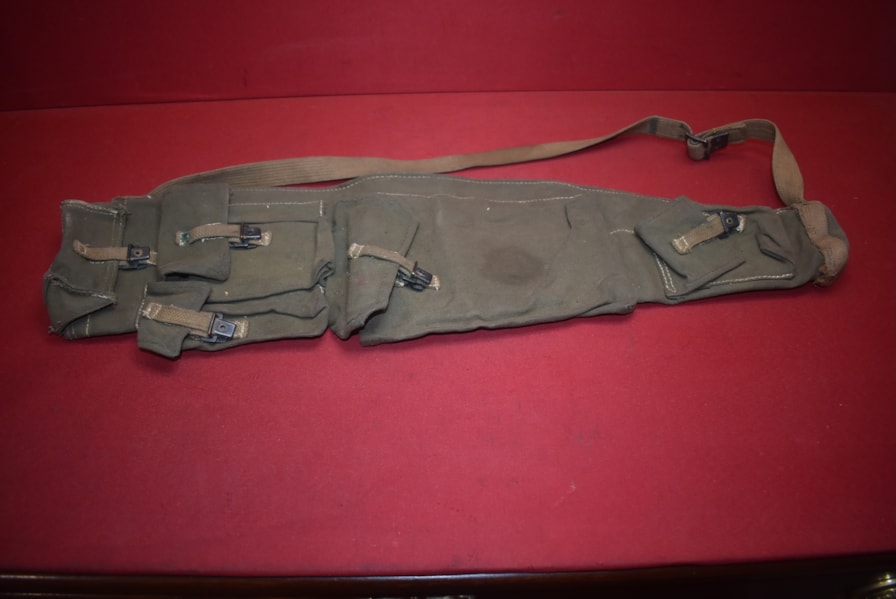 AUSTRALIAN ISSUE BREN GUN SPARE PARTS AND BARREL CANVAS BAG. MALAYA/VIETNAM WAR PERIOD.