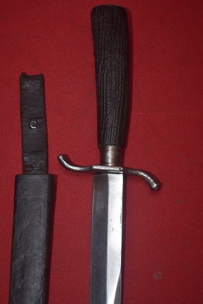 WW1 GERMAN TRENCH FIGHTING KNIFE.-SOLD