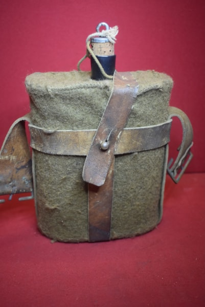 WW1 AUSTRALIAN 1903 PATTERN WATER BOTTLE AND PATTERN 1915 LEATHER CARRIER