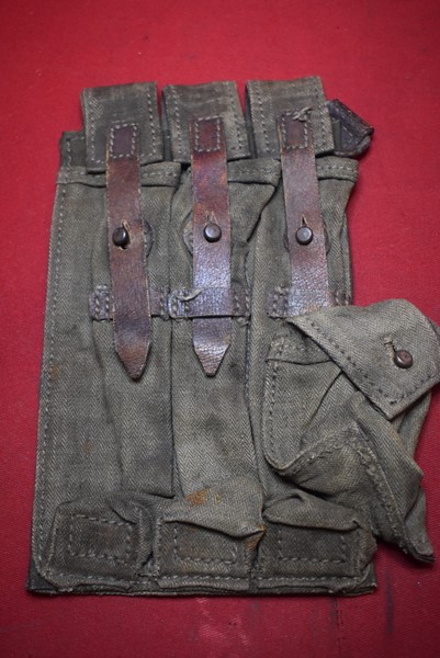WW2 GERMAN LUFTWAFFE MP40 AMMO POUCHES-SOLD