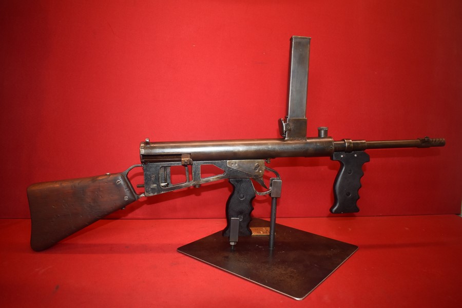 REPLICA AUSTRALIAN OWEN GUN MK1/2-SOLD