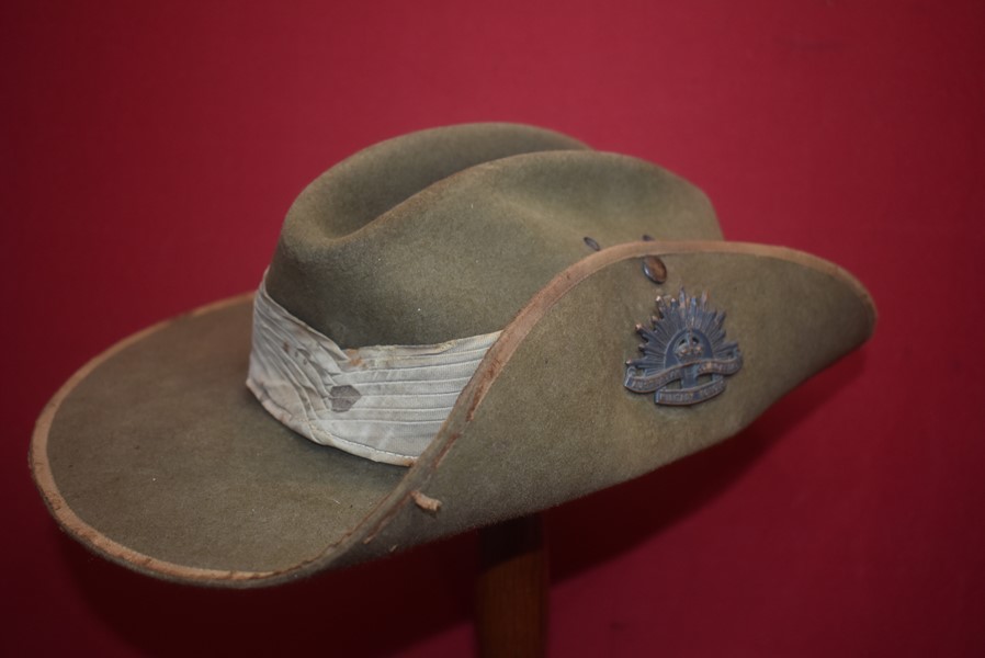 WW2 AUSTRALIAN ARTILLERY SLOUCH HAT POSSIBLE TIMOR CONNECTION-SOLD
