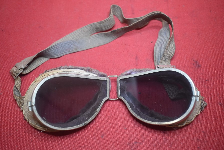WW2 BRITISH GOGGLES.-SOLD