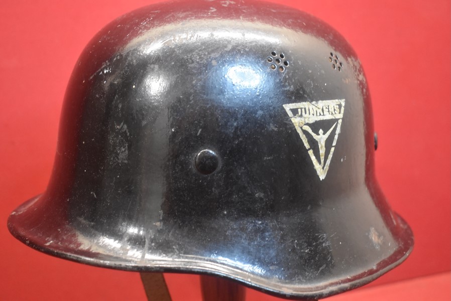 WW2 GERMAN JUNKERS FACTORY HELMET