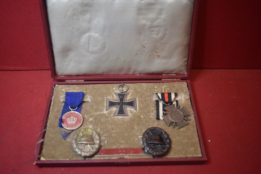 WW1 IMPERIAL GERMAN CASED MEDAL SET