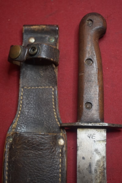 WW2 AUSTRALIAN ISSUED FIGHTING KNIFE BY WHITTINGSLOWE