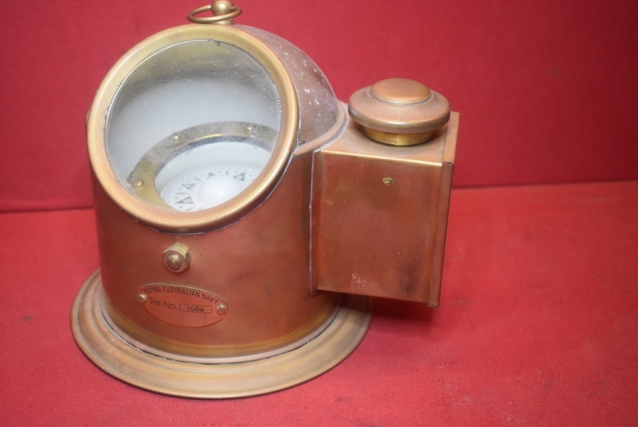 ROYAL AUSTRALIAN NAVY (RAN) BRASS SHIPS GIMBALED BINNACLE COMPASS BY C. PLATH HAMBURG.