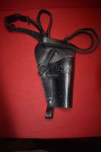 COLT 45 ACP SHOULDER HOLSTER AUSTRALIAN ISSUED.