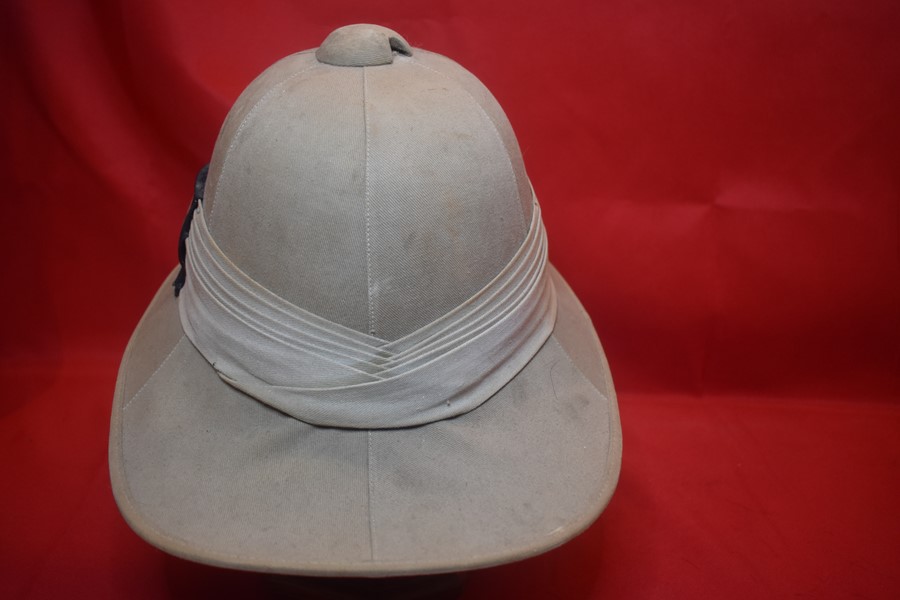 WW2 BRITISH 7th OFFICERS ARMOURED DIVISION (DESERT RATS) SUN HELMET