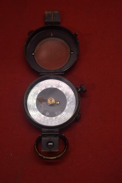 WW2 BRITISH/AUSTRALIAN FIELD COMPASS DATED 1938-SOLD