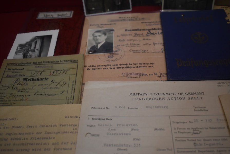 DEALERS LOT OF WW2 GERMAN PAPERWORK/EPHEMERA