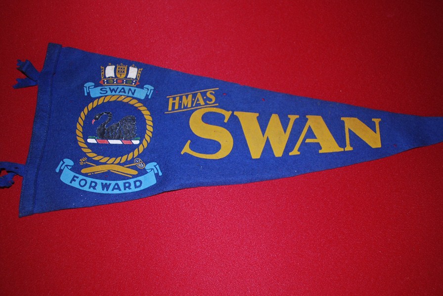 WW2 AUSTRALIAN PATRIOTIC PENNANT HMAS SWAN-SOLD