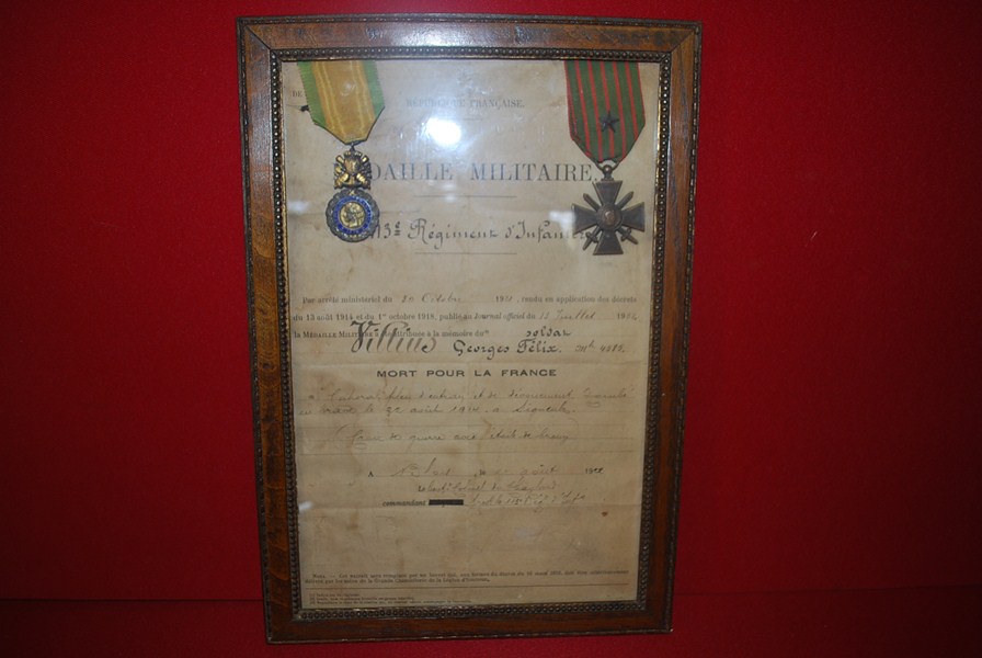 WW1 FRAMED FRENCH MEDAL GROUP-SOLD