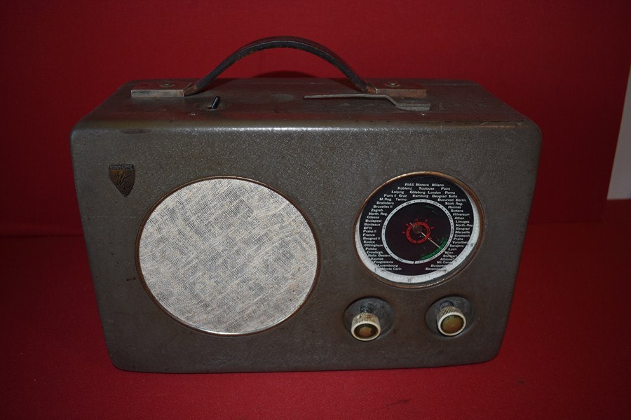 WW2 GERMAN U- 570 U BOAT RADIO HMS GRAPH-SOLD