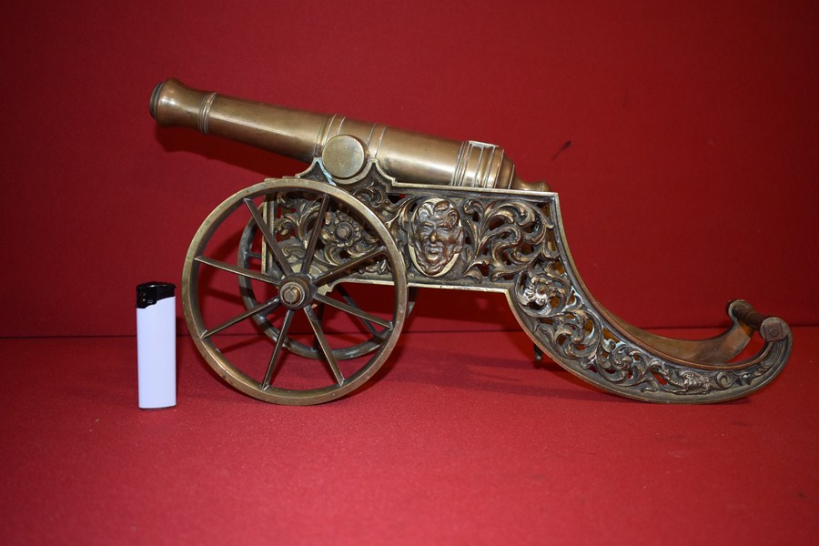 BRASS DESK TOP ARTILLERY CANNON-SOLD