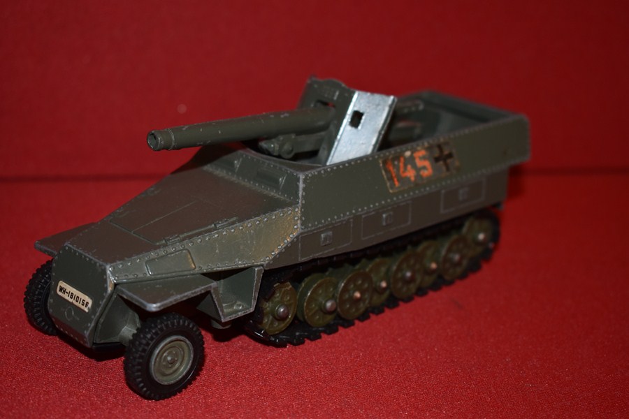 DINKY TOYS WW2 GERMAN TANK DESTROYER-SOLD