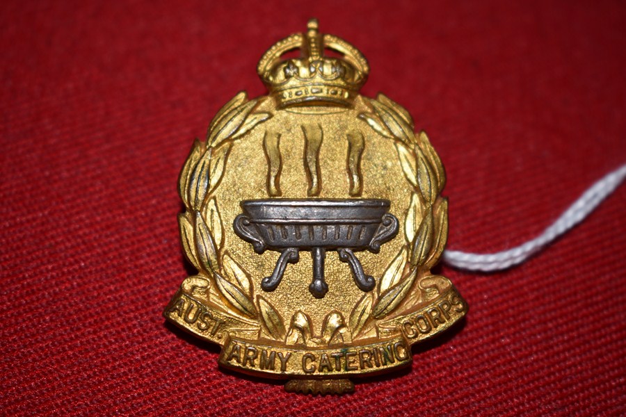 AUSTRALIAN ARMY HAT BADGE ARMY CATERING CORPS. 30-42-SOLD