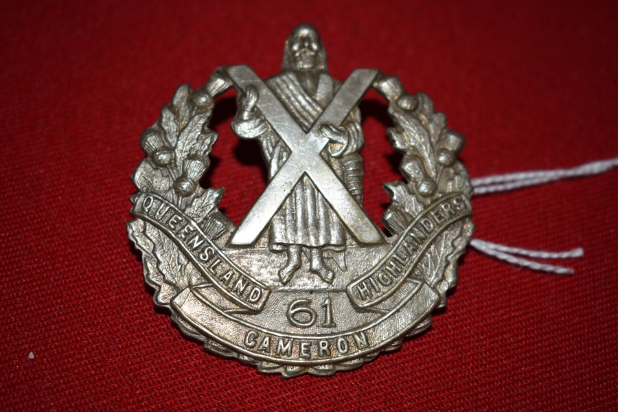 AUSTRALIAN ARMY HAT BADGE 61 BN QUEENSLAND SCOTTISH 30-42-SOLD