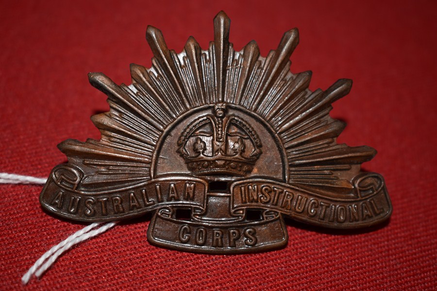 AUSTRALIAN ARMY HAT BADGE INSTRUCTIONAL CORPS RISING SUN. 30-42-SOLD