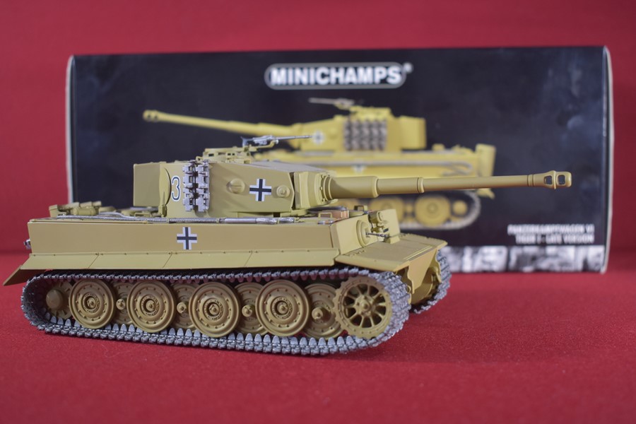 MINICHAMPS 1:35 DIE CAST TIGER 1 TANK-SOLD