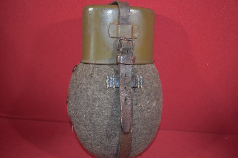 WW2 GERMAN LUFTWAFFE WATER BOTTLE-SOLD