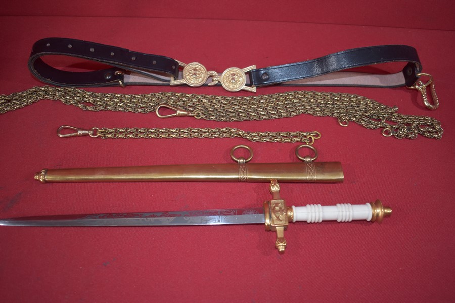 WW2 DUTCH OFFICERS NAVAL DAGGER, GERMAN MADE, COMPLETE WITH BELT AND HANGERS-SOLD