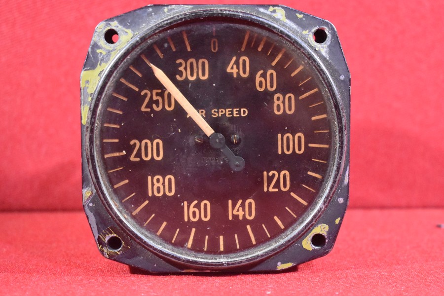 VINTAGE AIR SPEED INDICATOR 300 KNOTS BY BENDIX.-SOLD