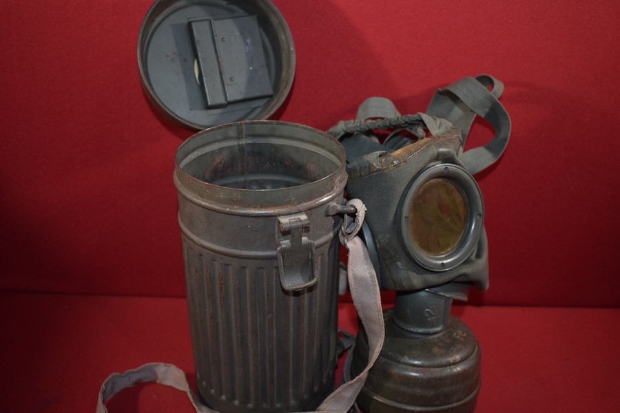 WW2 GERMAN GAS MASK,CANNISTER AND STRAPS.-SOLD