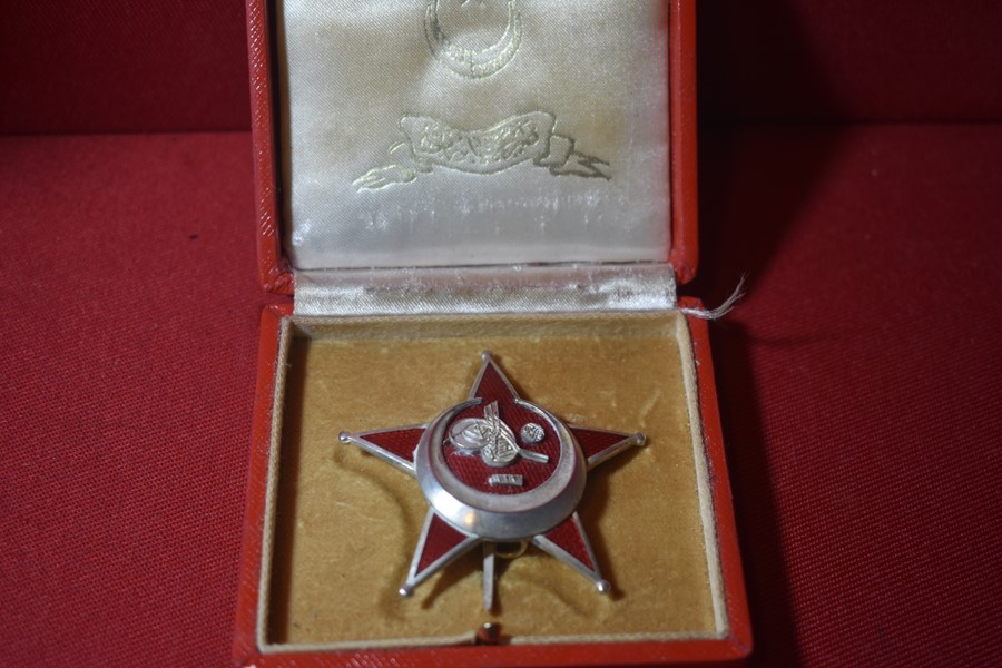 WW1 TURKISH OFFICERS GALLIPOLI STAR IN ORIGINAL CASE-SOLD