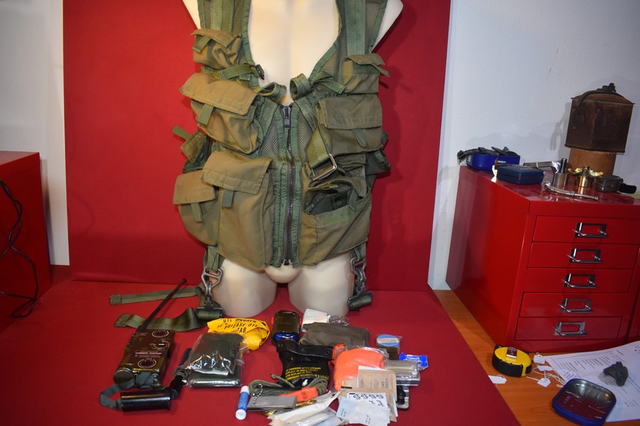 AIRCREW SURVIVAL VEST TYPE 1 WITH CONTENTS INCLUDING RADIO-SOLD