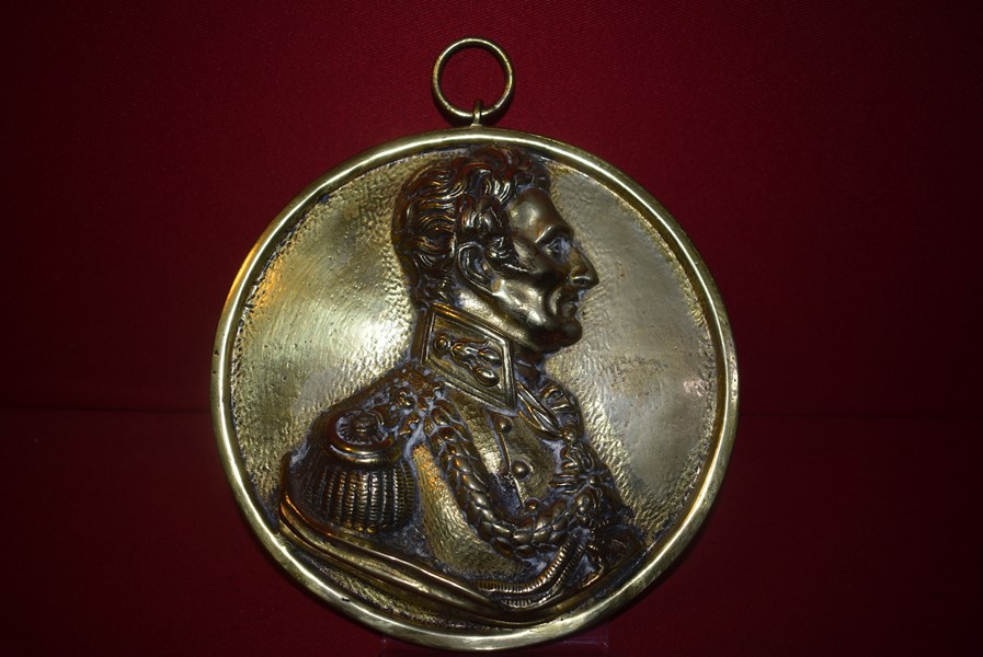 19th CENTURY BRASS PLAQUE OF THE DUKE OF WELLINGTON-SOLD