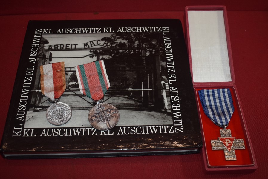 WW2 POLISH AUSCHWITZ SURVIVORS MEDAL AND ASSOCIATED ITEMS-SOLD