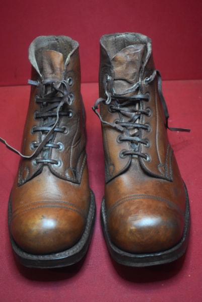 WW2 SOLDIERS BOOTS AUSTRALIAN ISSUED 1945